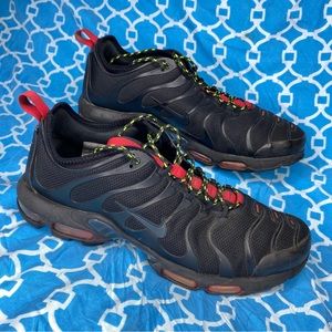 Nike Men’s size 11  air max plus TN ultra black anthracite low top running shoes